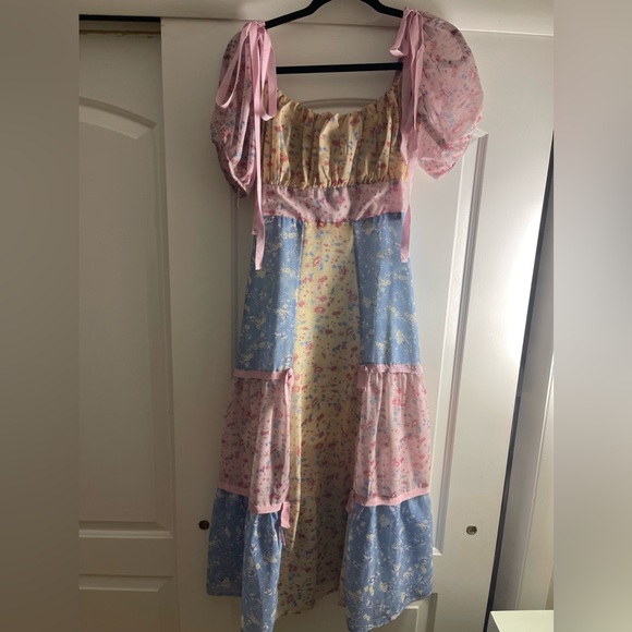 BEAUTIFUL MULTI-COLORED MIDI FLORAL DRESS - Picture 2 of 7